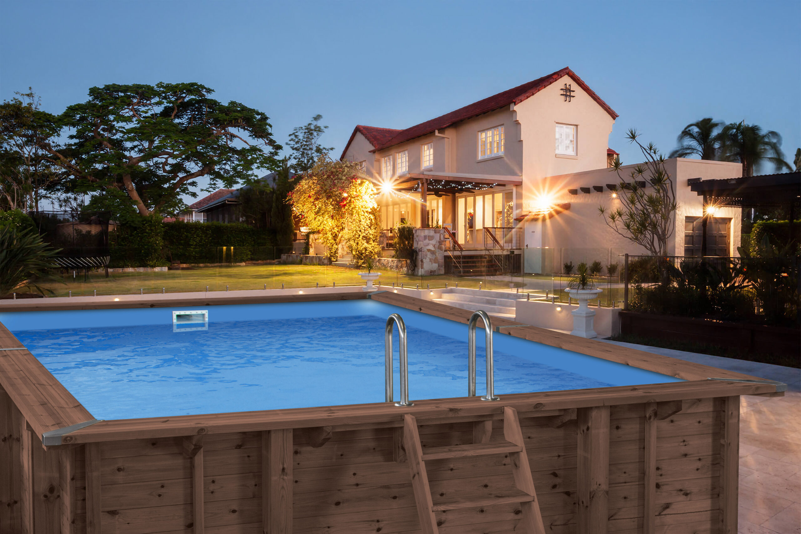 Piscine en bois réalisée par LC Création dans un jardin aménagé